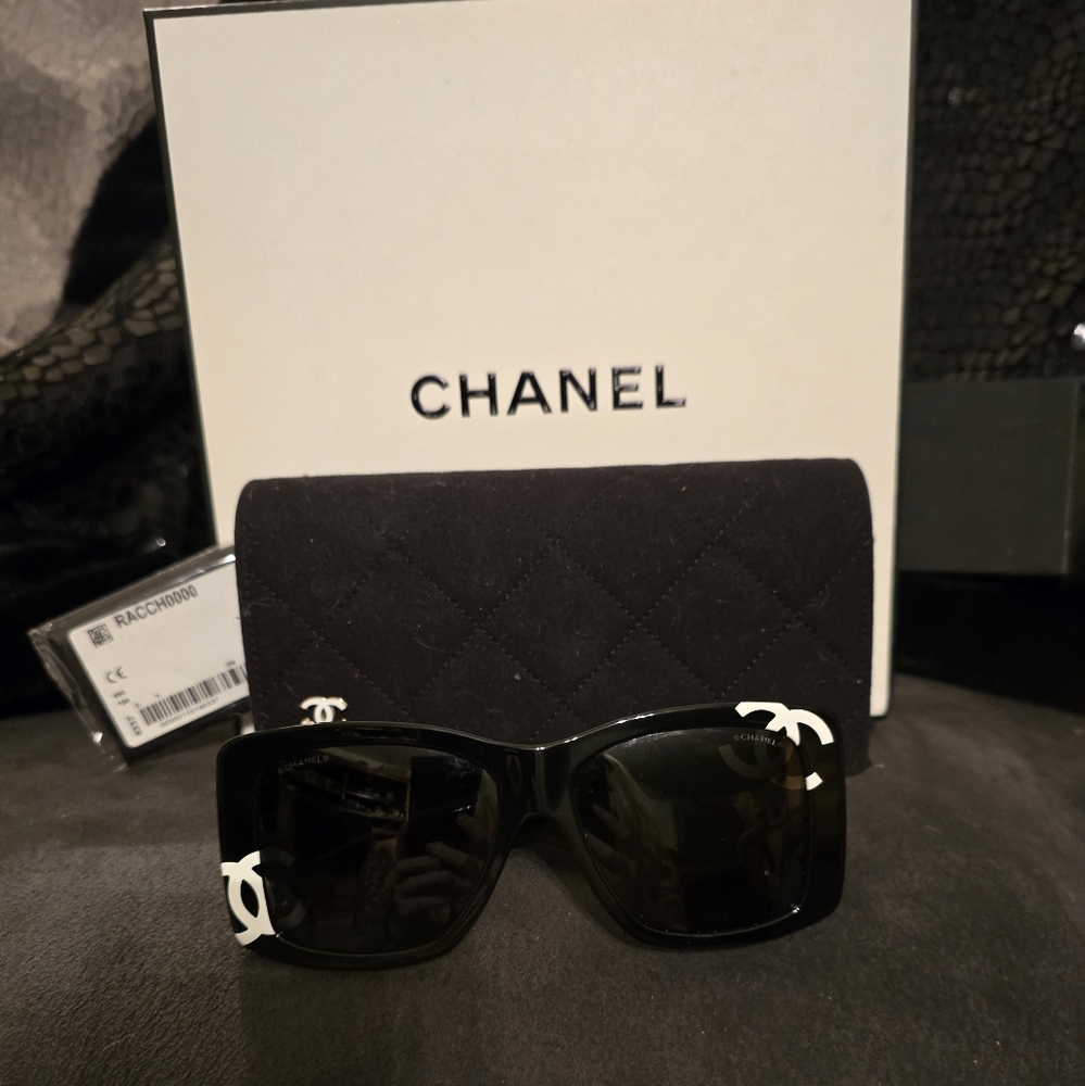 SHIPPING LABEL Chanel brand new inbox ! 2022 line Authentic!!! - Picture 1 of 7